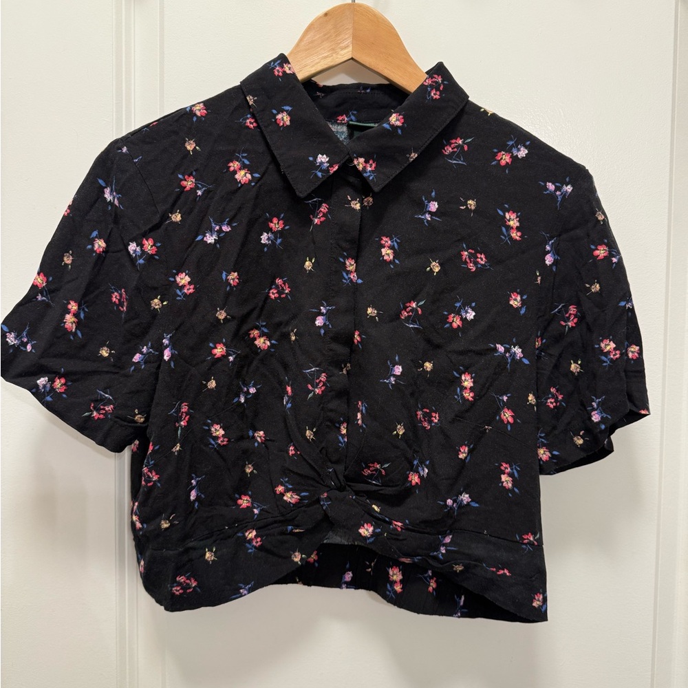 Wild Fable Cropped Black Floral Button Down Shirt